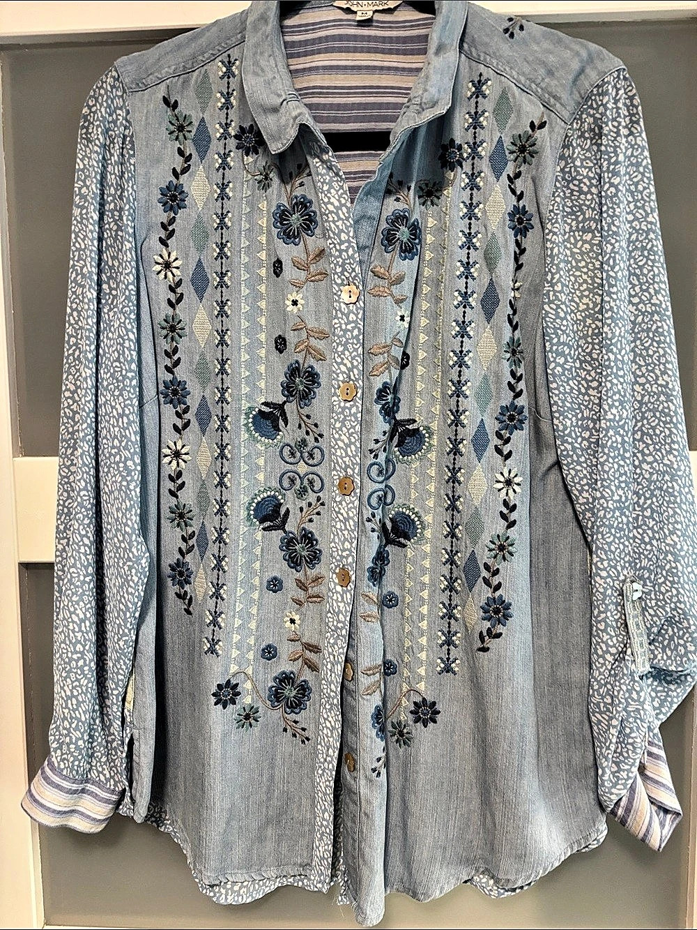John Mark Embroidered Floral Button Down in Blue Size Medium